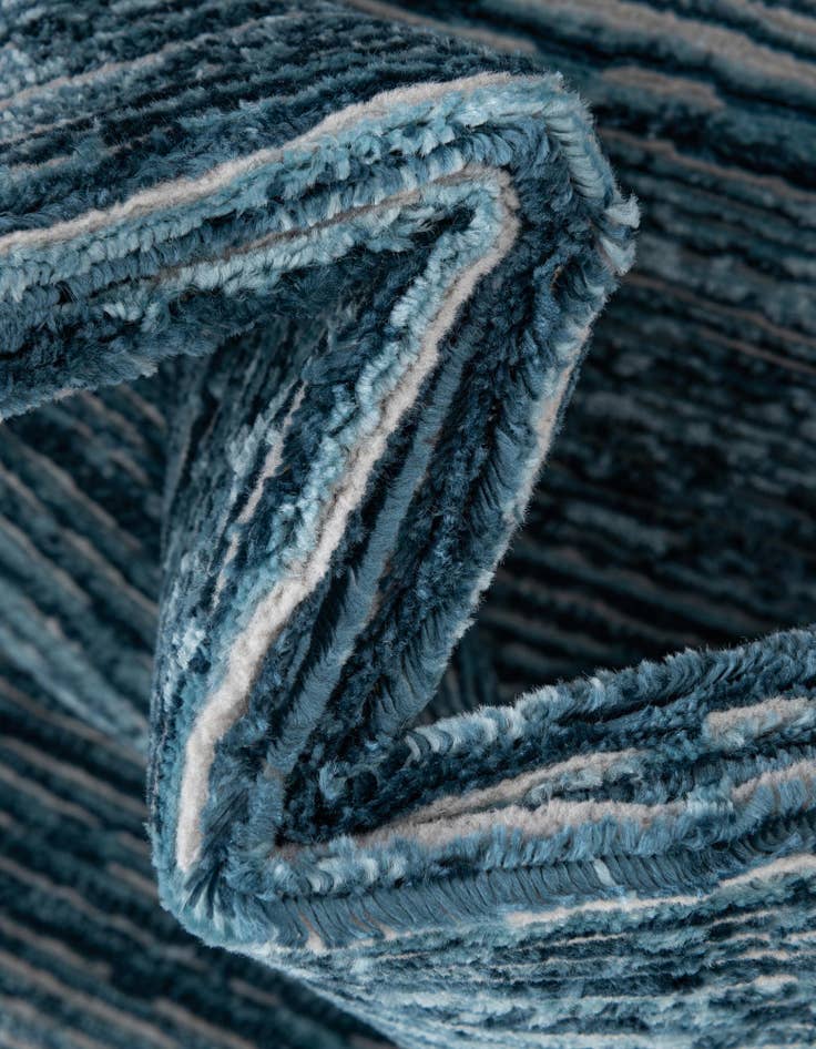 Detail image of 2' x 8' Finsbury Runner Rug