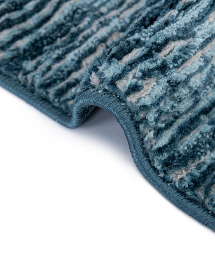 Detail image of 2' x 6' Finsbury Runner Rug