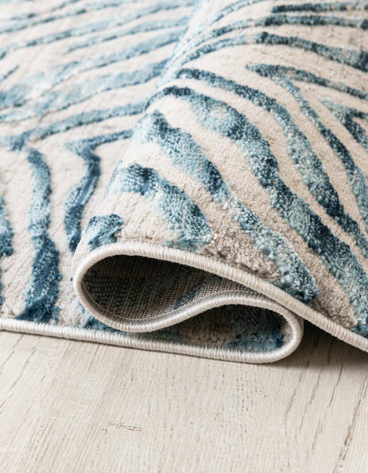 Detail image of 2' 7 x 12' Finsbury Runner Rug