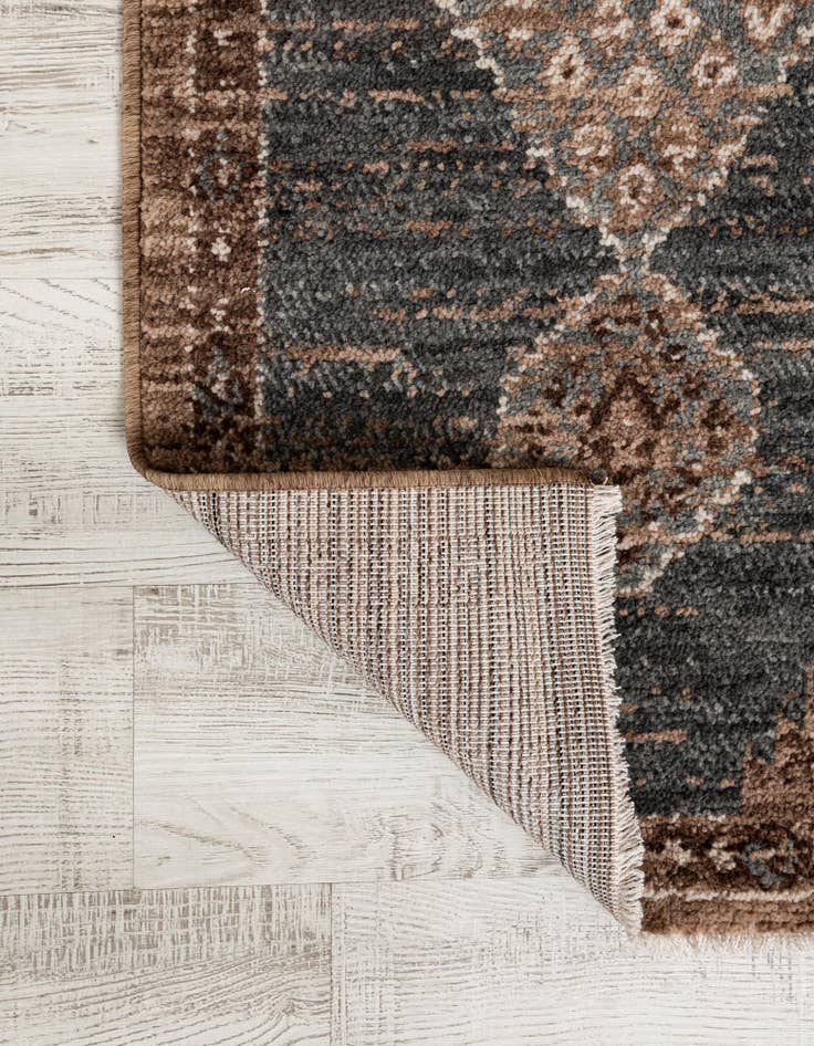 Detail image of 2' x 6' 3 Grand Tradition Runner Rug