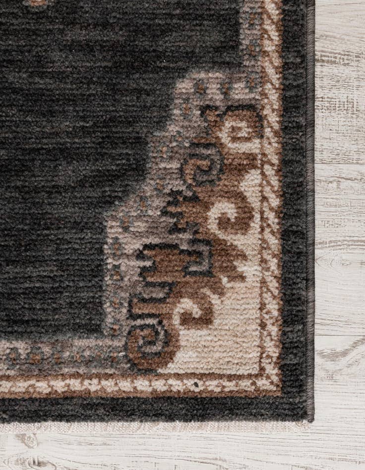 Detail image of 2' x 6' 3 Grand Tradition Runner Rug