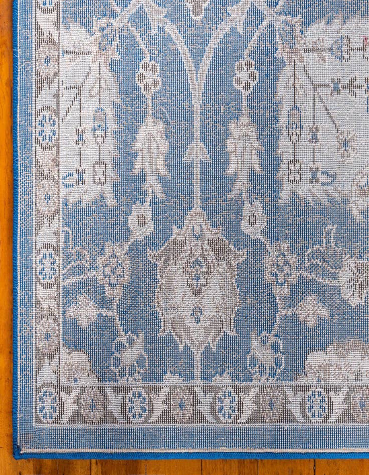 Detail image of 2' 2 x 6' Heritage Runner Rug