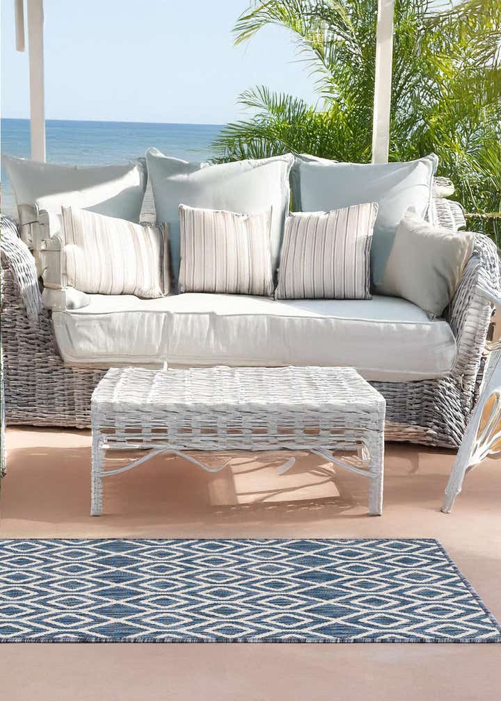 2' x 6' Easy-Clean Jill Zarin Turks and Caicos Indoor / Outdoor Runner Rug