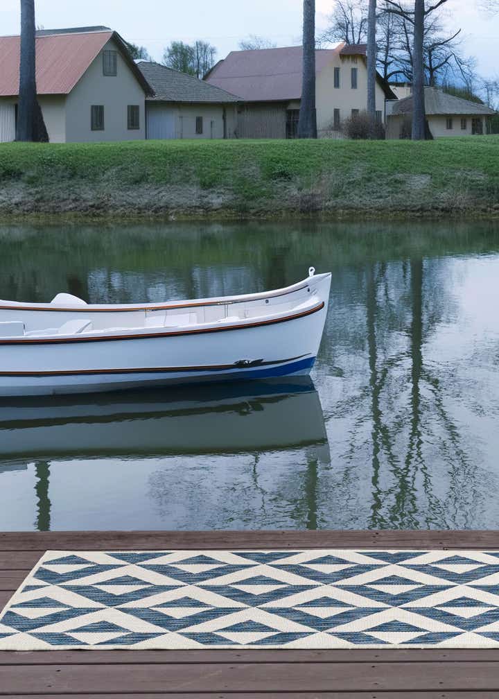2' x 6' Easy-Clean Jill Zarin Napa Indoor / Outdoor Runner Rug