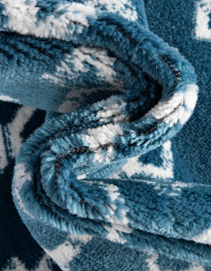 Detail image of 2' x 6' 7 Kasbah Trellis Runner Rug