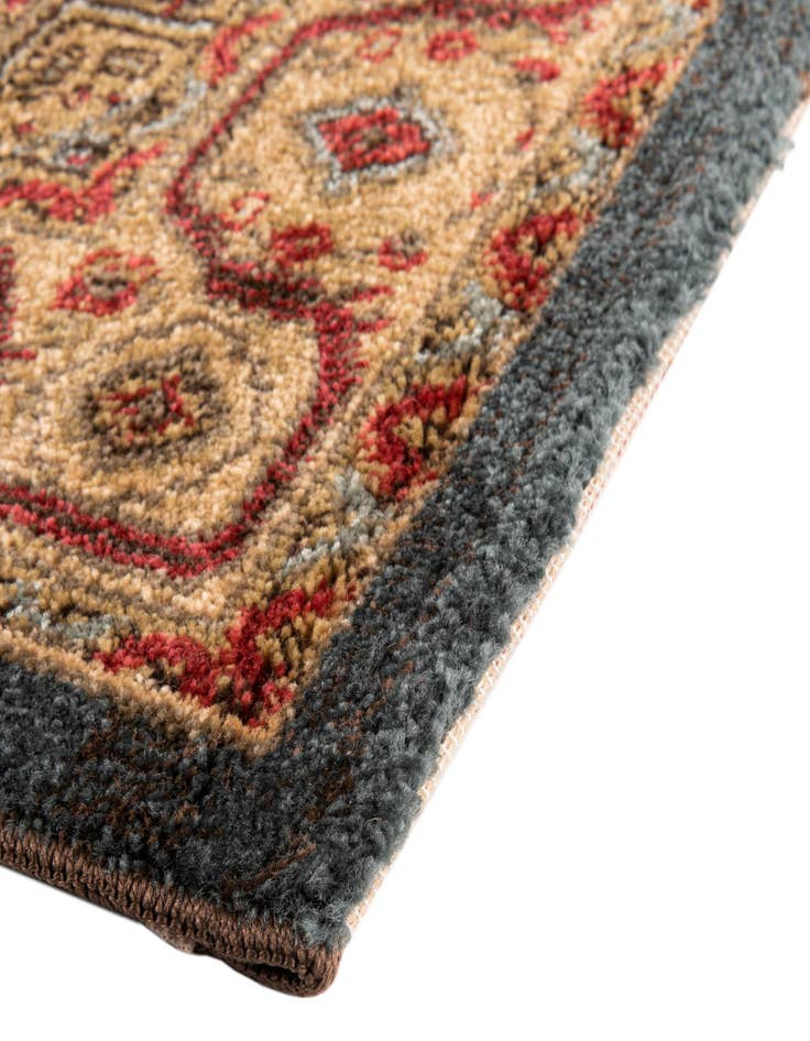 Detail image of 2' 2 x 4' Kensington Runner Rug