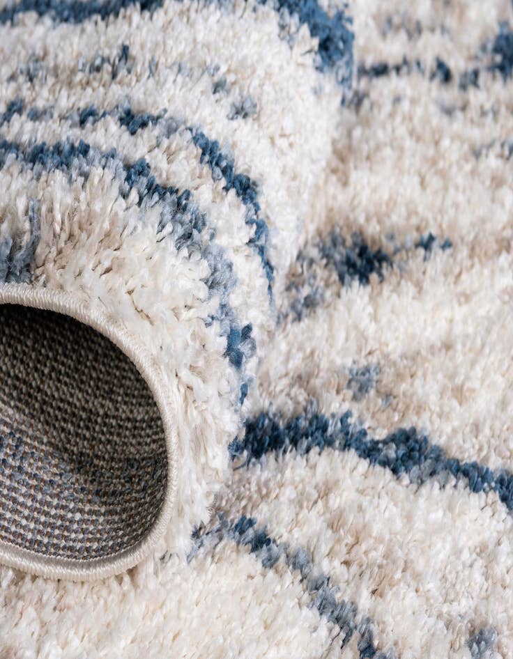 Detail image of 2' 2 x 6' Lagom Shag Runner Rug