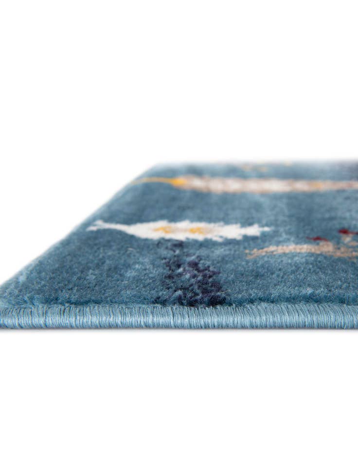 Detail image of 2' 7 x 10' Laguna Runner Rug