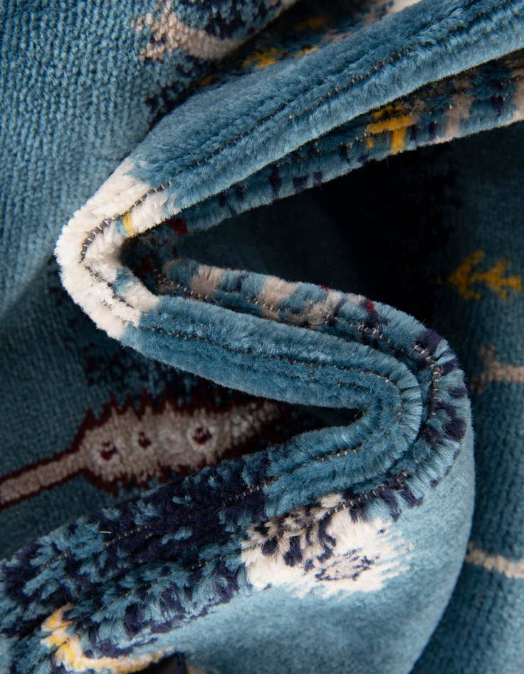 Detail image of 2' 7 x 10' Laguna Runner Rug