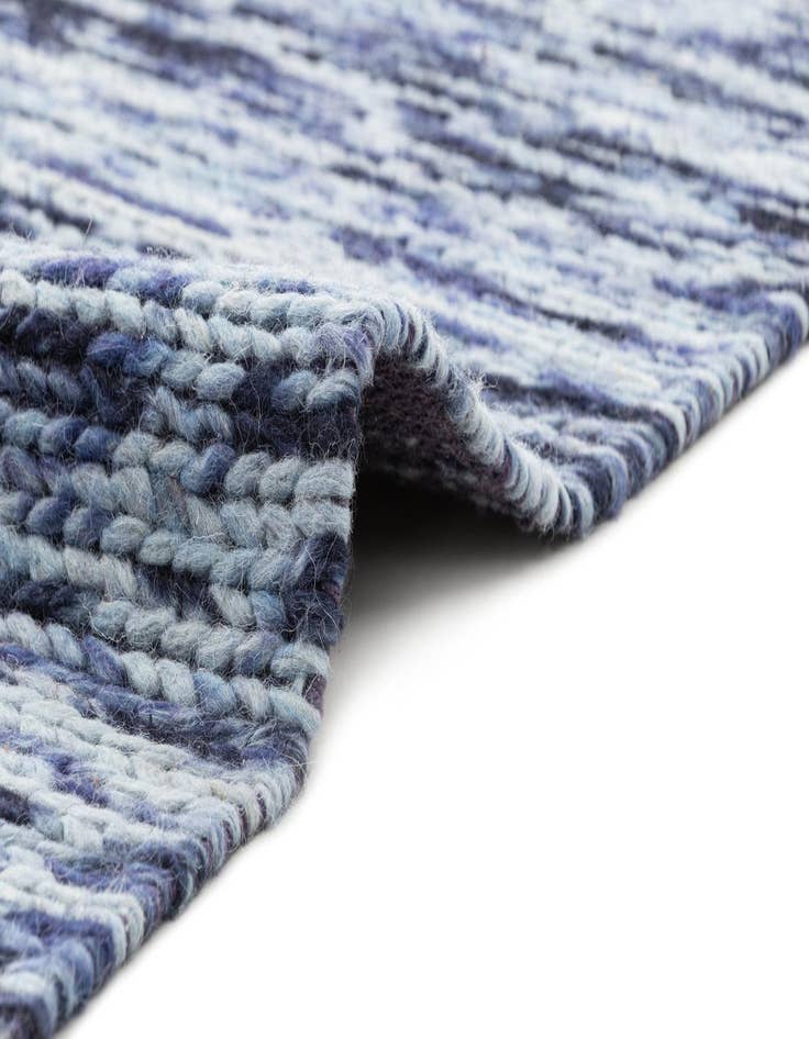Detail image of 2' 4 x 4' 6 Hand Woven Lana New Zealand Wool Runner Rug