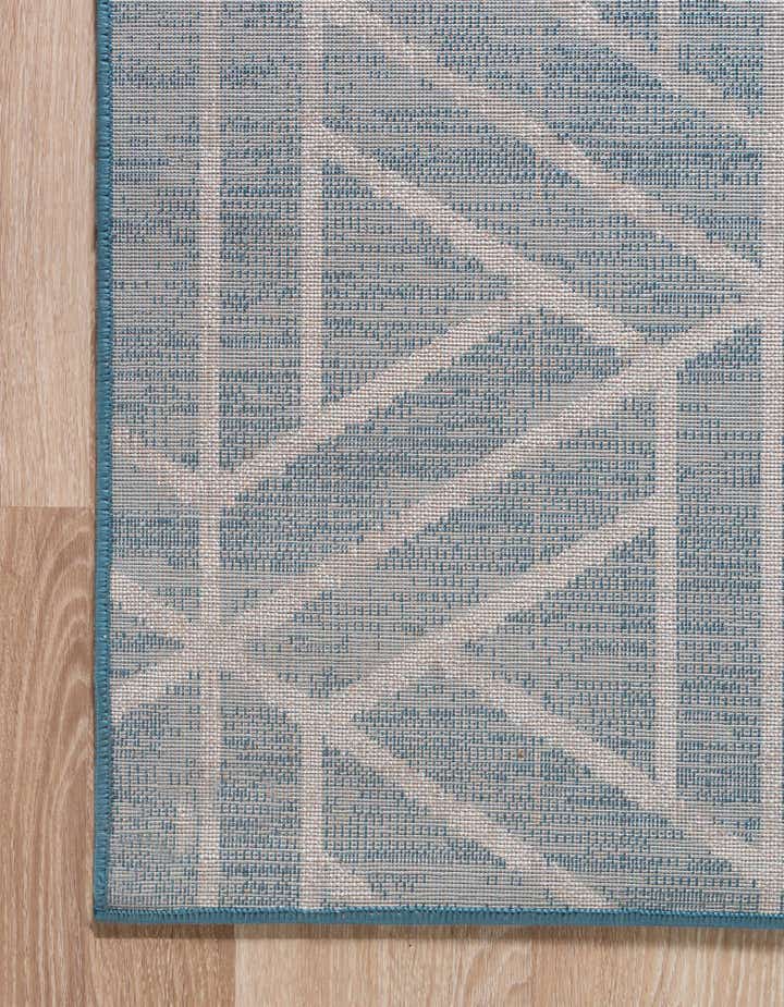 3' x 10' Lattice Trellis Runner Rug