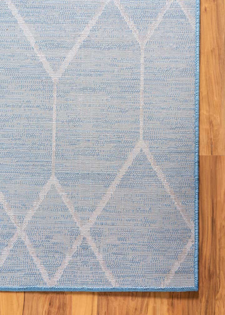 2' 7 x 16' 5 Lattice Trellis Runner Rug