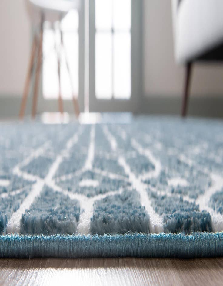 Detail image of 2' x 8' Lattice Trellis Runner Rug
