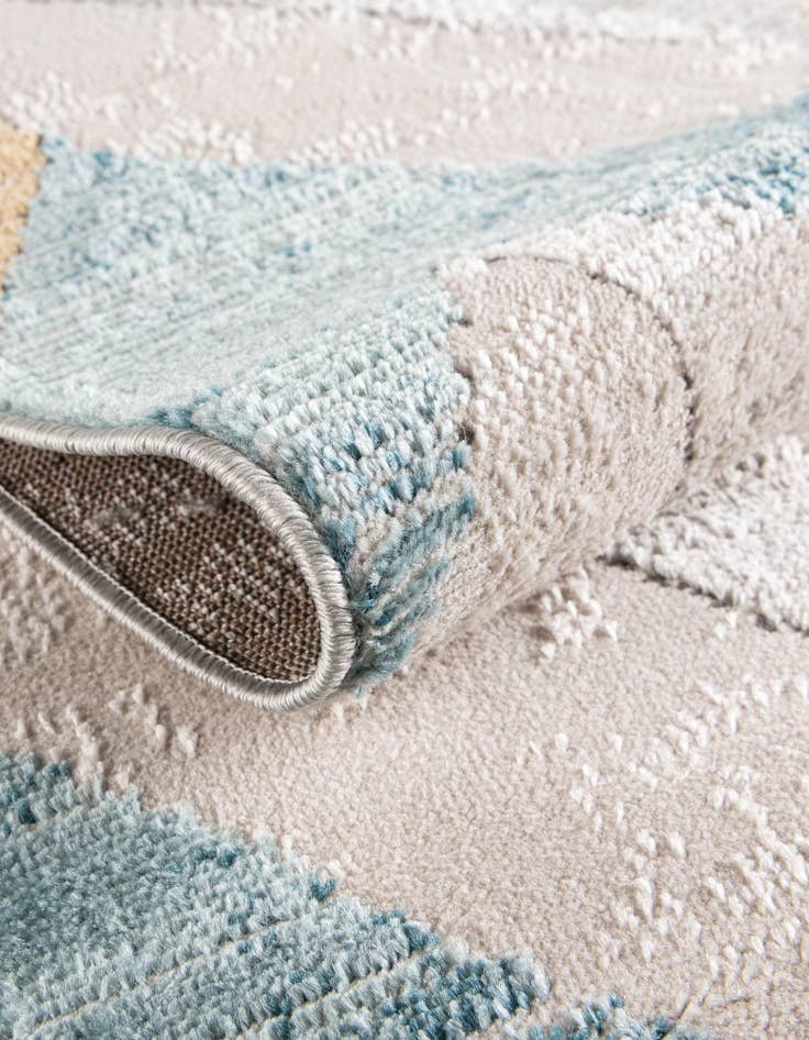 Detail image of 2' 7 x 10' Leipzig Runner Rug