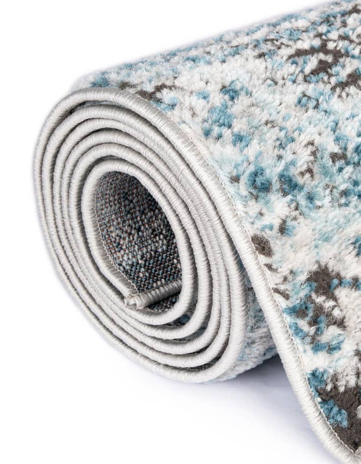 Detail image of 2' 7 x 13' Leipzig Runner Rug
