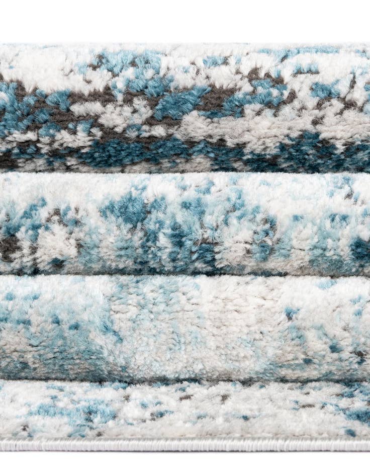 Detail image of 2' 7 x 13' Leipzig Runner Rug