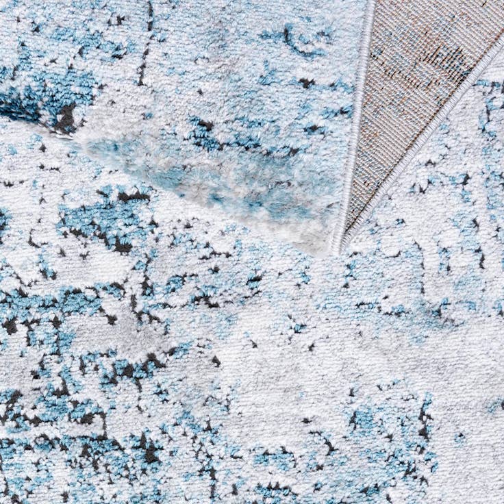 Detail image of 2' 7 x 13' Leipzig Runner Rug