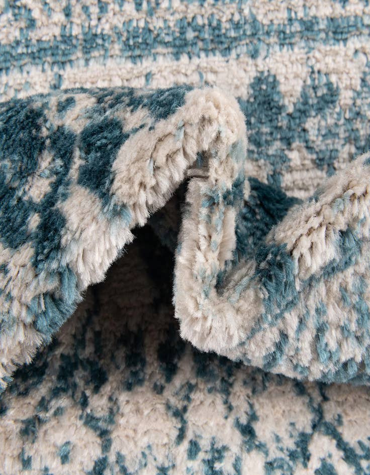 Detail image of 2' x 6' Leipzig Runner Rug