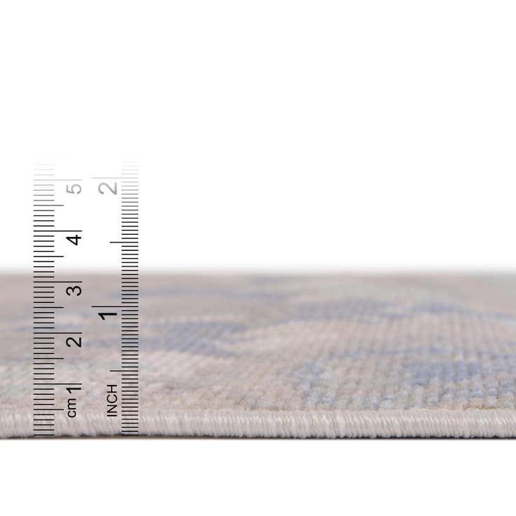 Detail image of 2' x 6' Lotus Runner Rug