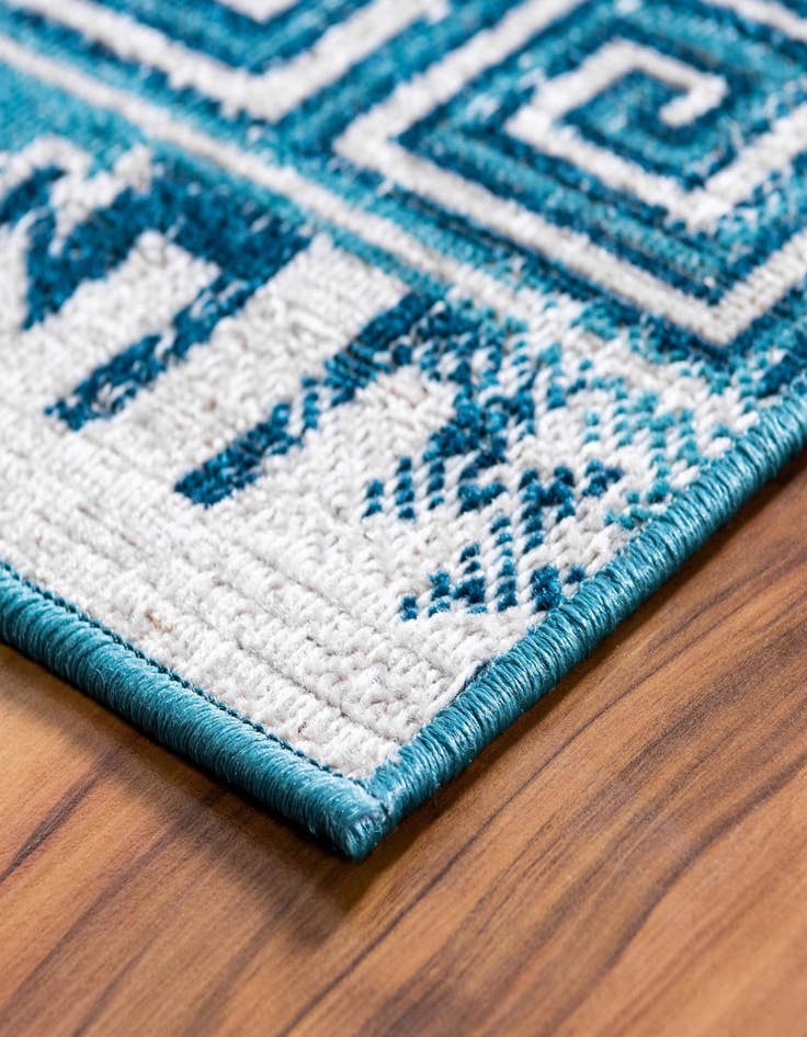 Detail image of 2' 7 x 10' Lucerne Runner Rug