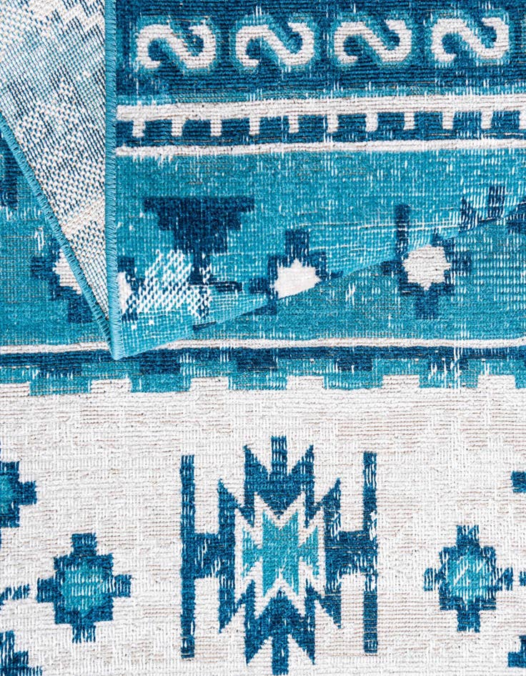 Detail image of 2' 7 x 10' Lucerne Runner Rug