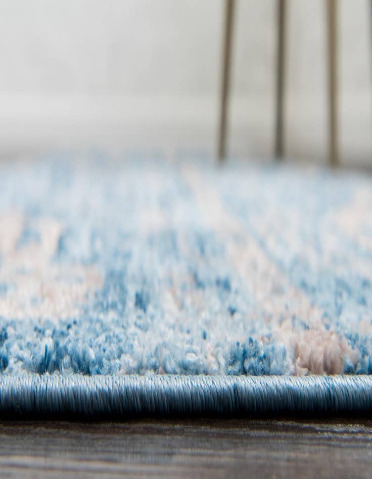 Detail image of 2' 2 x 6' Madrid Runner Rug