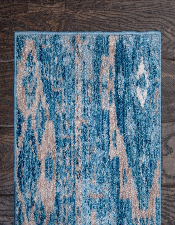 Detail image of 2' 2 x 6' Madrid Runner Rug