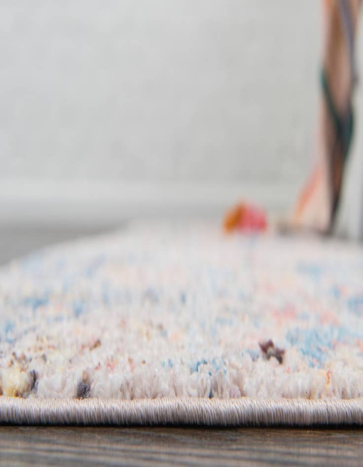 Detail image of 2' 2 x 6' Madrid Runner Rug