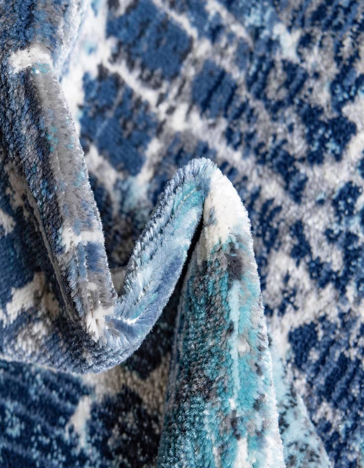 Detail image of 2' x 6' Malibu Runner Rug