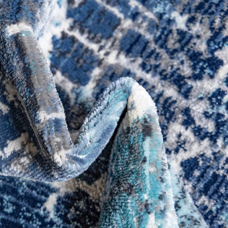 Detail image of 2' 2 x 8' Malibu Runner Rug
