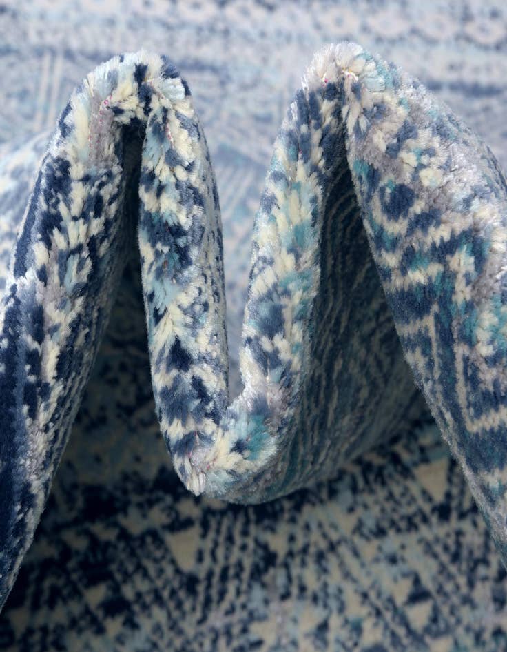 Detail image of 2' x 6' Malibu Runner Rug