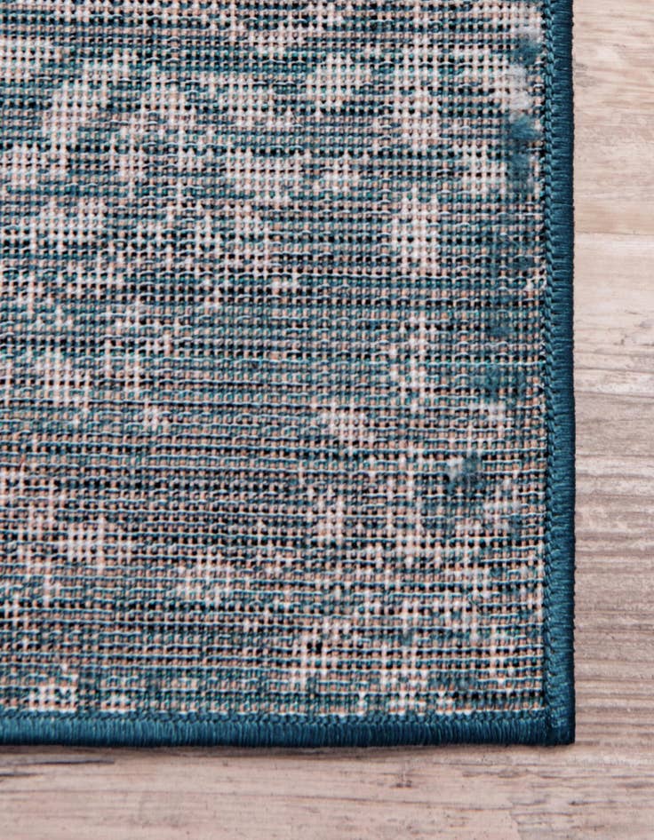 Detail image of 3' 3 x 16' 5 Monaco Runner Rug