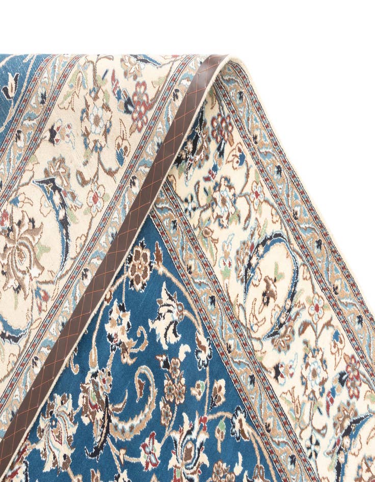 Detail image of 6' 6 x 10' Nain Runner Rug