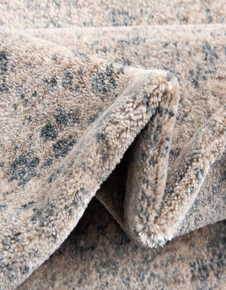 Detail image of 2' 7 x 10' Noble Runner Rug