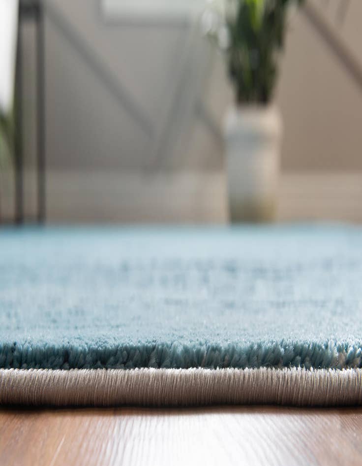 Detail image of 2' x 6' Oasis Runner Rug