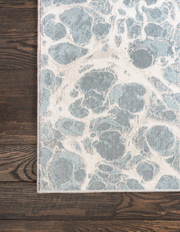 Detail image of 2' x 6' Oasis Runner Rug