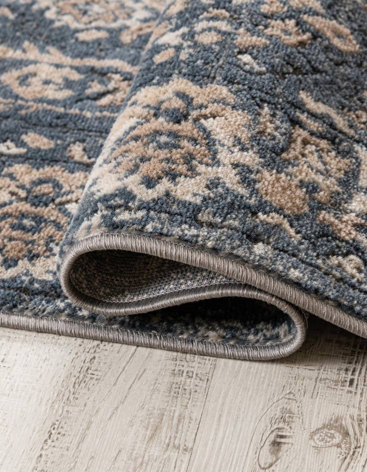 Detail image of 2' 7 x 10' Oregon Runner Rug