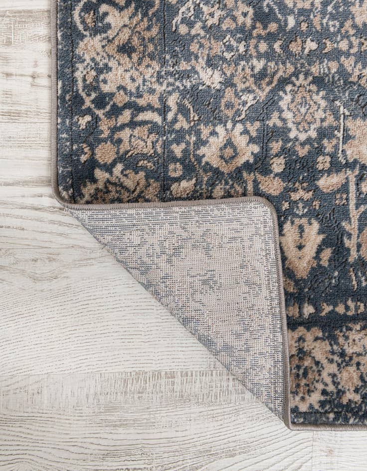 Detail image of 2' 7 x 13' Oregon Runner Rug
