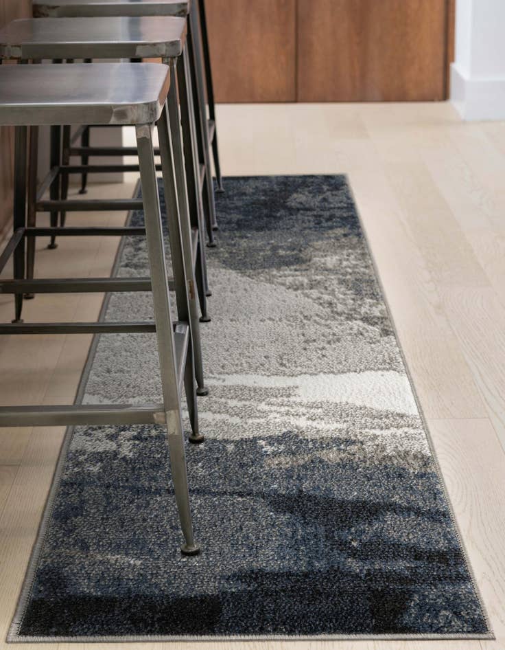 Detail image of 2' 7 x 10' Oslo Runner Rug
