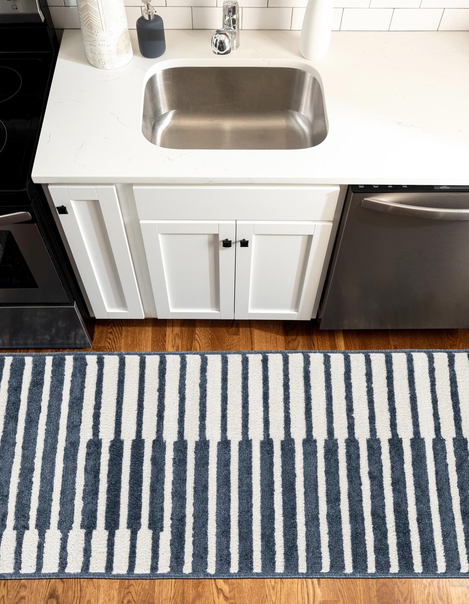 2' 7 x 10' Oslo Runner Rug