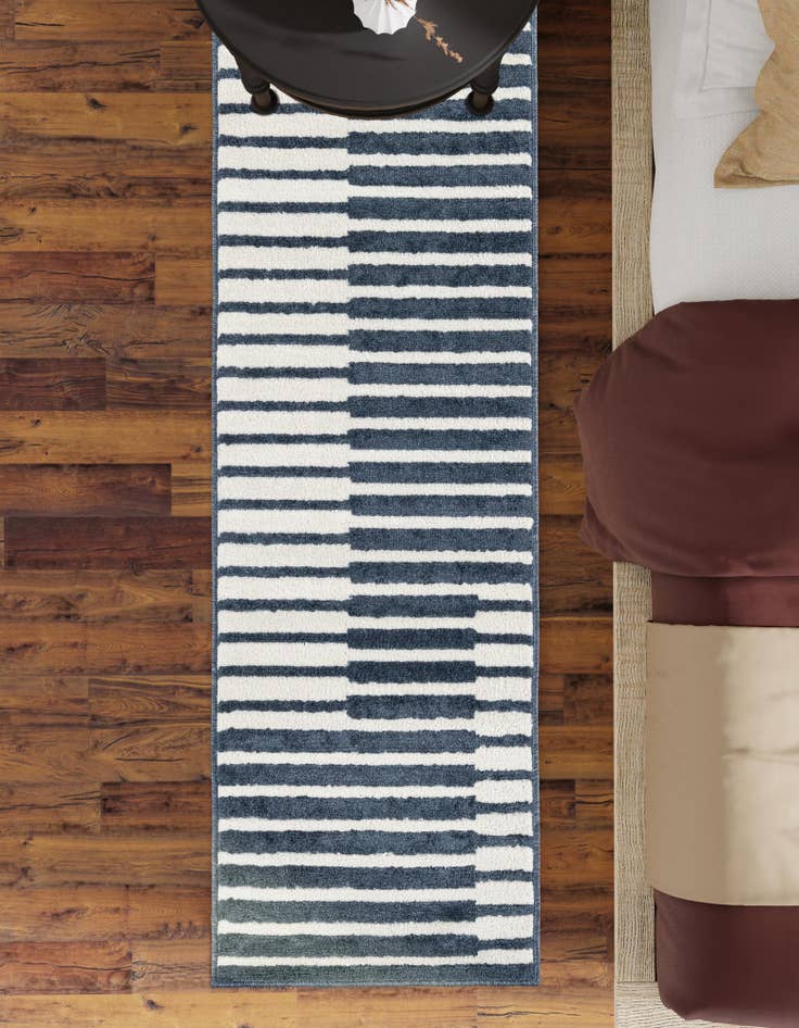 Detail image of 2' x 6' Oslo Runner Rug