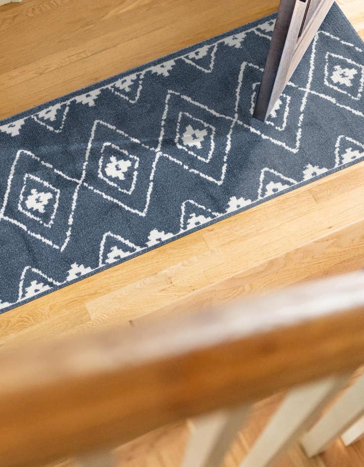 Detail image of 2' x 6' Oslo Runner Rug