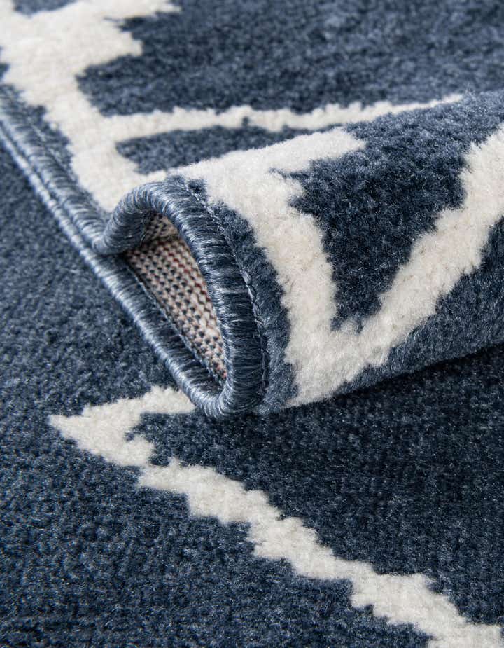 2' 7 x 10' Oslo Runner Rug