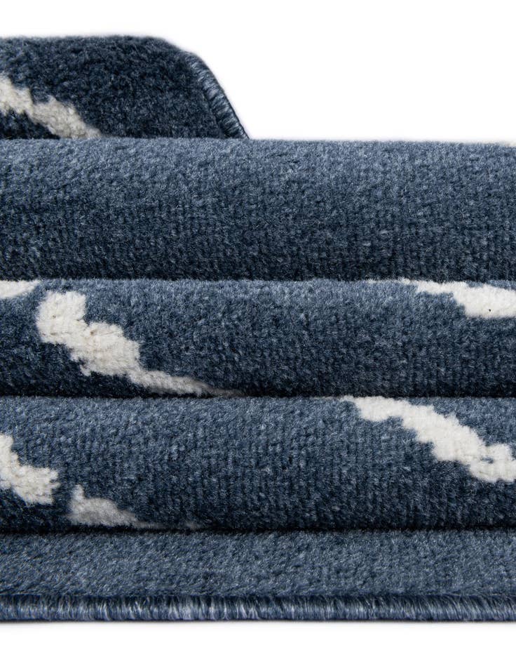 Detail image of 2' 7 x 10' Oslo Runner Rug