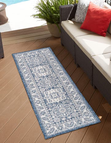 2' x 6' Easy-Clean Aztec Indoor / Outdoor Runner Rug