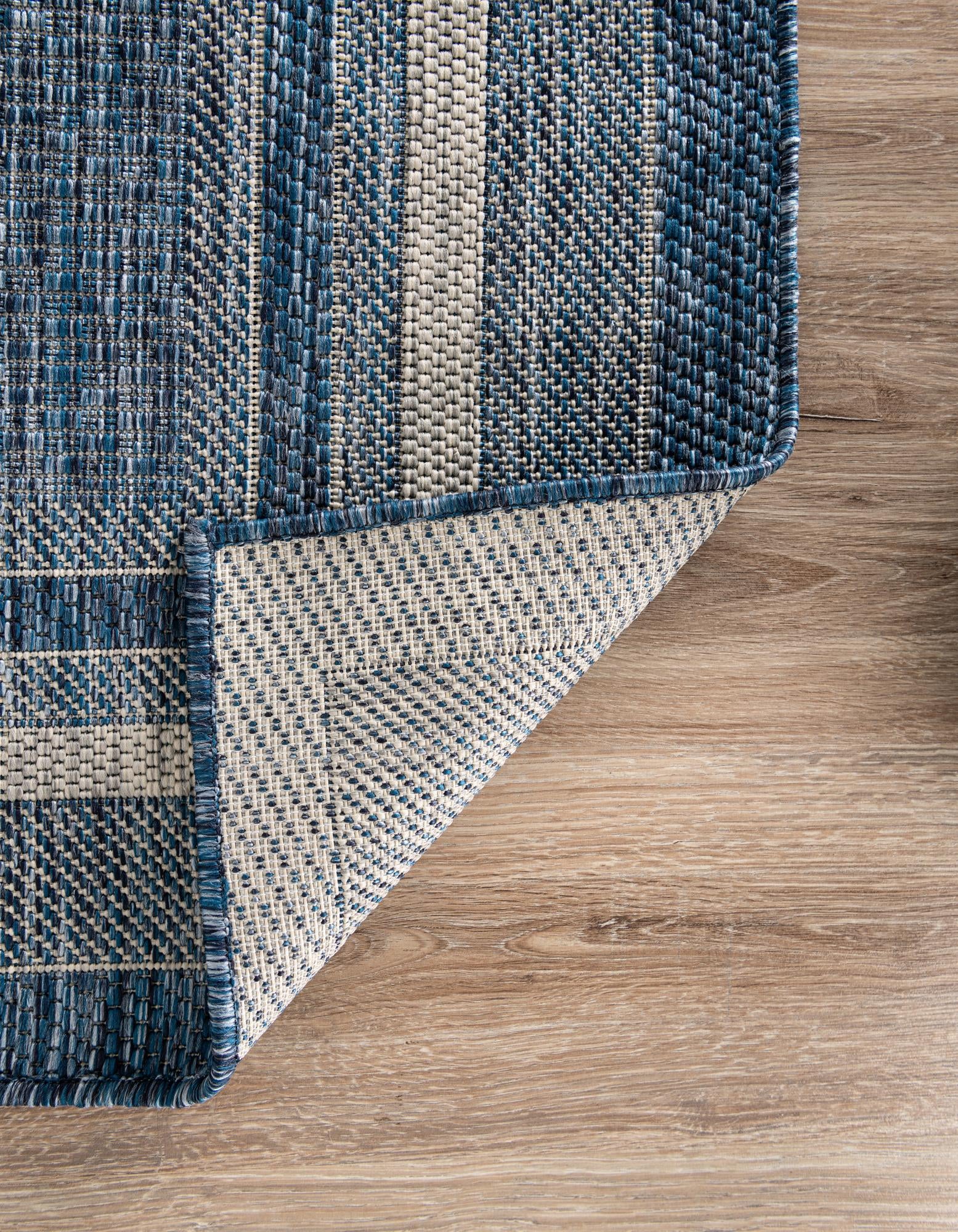 2' 7 x 12' Easy-Clean Border Indoor / Outdoor Runner Rug