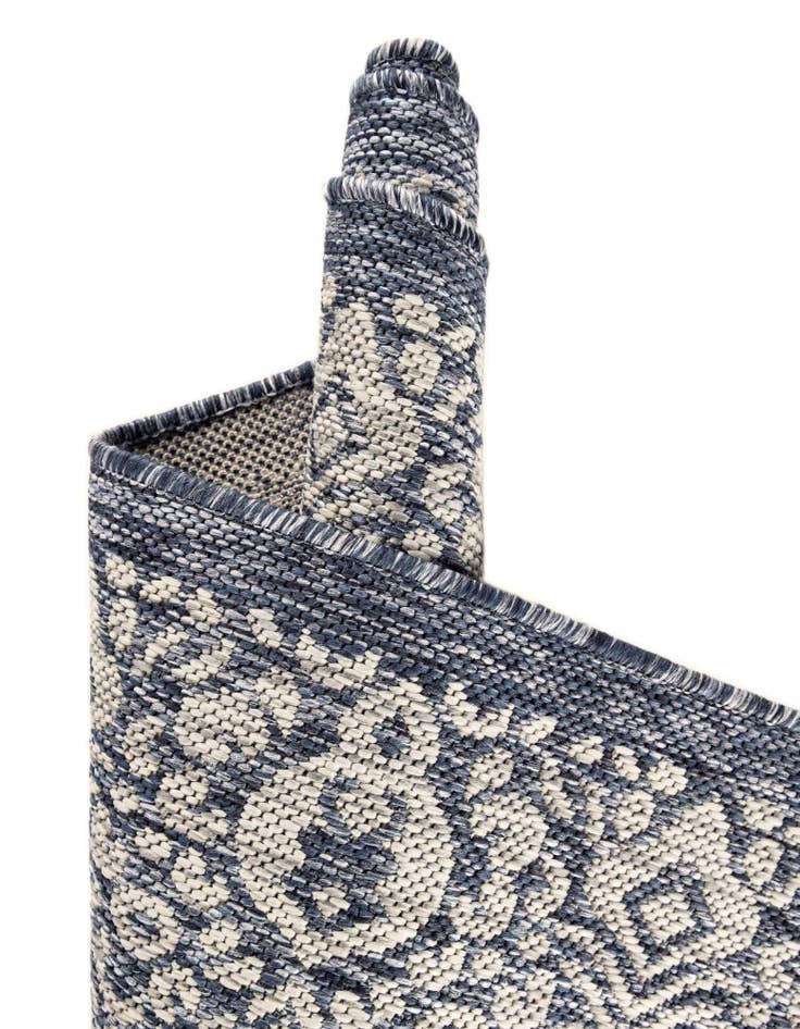 Detail image of 2' x 5' Easy-Clean Border Indoor / Outdoor Runner Rug