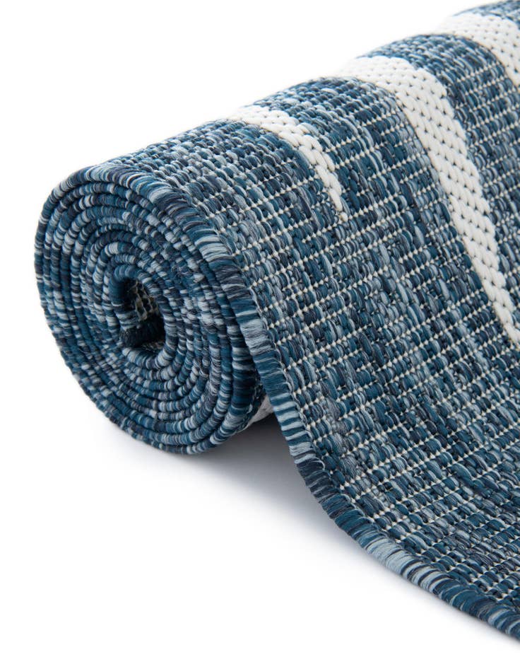 Detail image of 2' 7 x 10' Easy-Clean Botanical Indoor / Outdoor Runner Rug