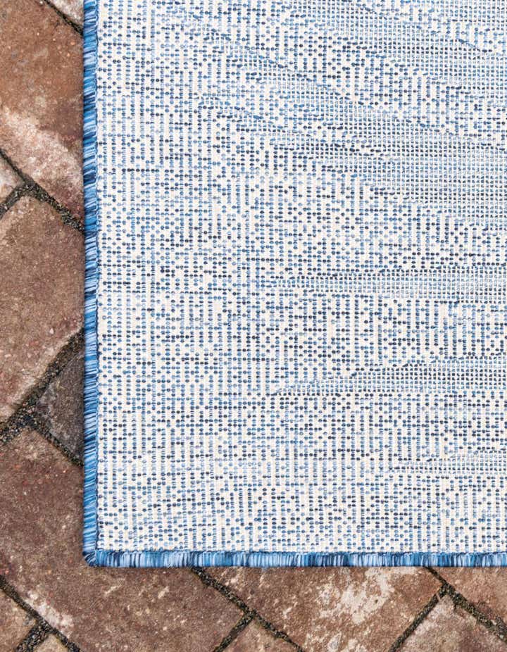 2' 7 x 10' Easy-Clean Botanical Indoor / Outdoor Runner Rug