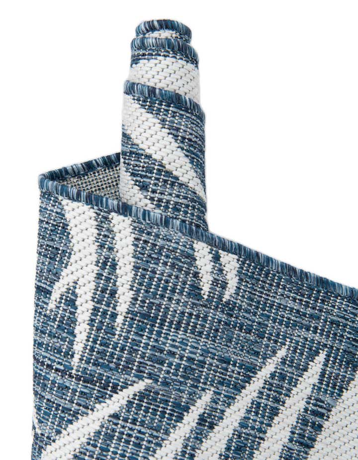 2' 7 x 10' Easy-Clean Botanical Indoor / Outdoor Runner Rug